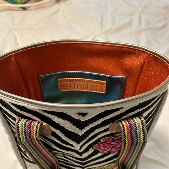 Consuela Michele chica tote Floral Embroidered Tote Bag - Picture 4 of 6